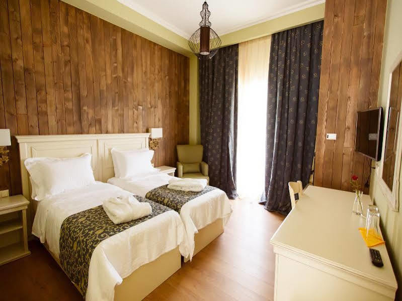 Irenes Resort Káto Loutrákion Eksteriør bilde