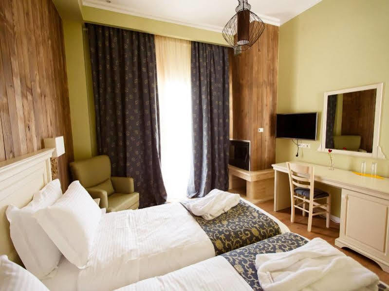 Irenes Resort Káto Loutrákion Eksteriør bilde